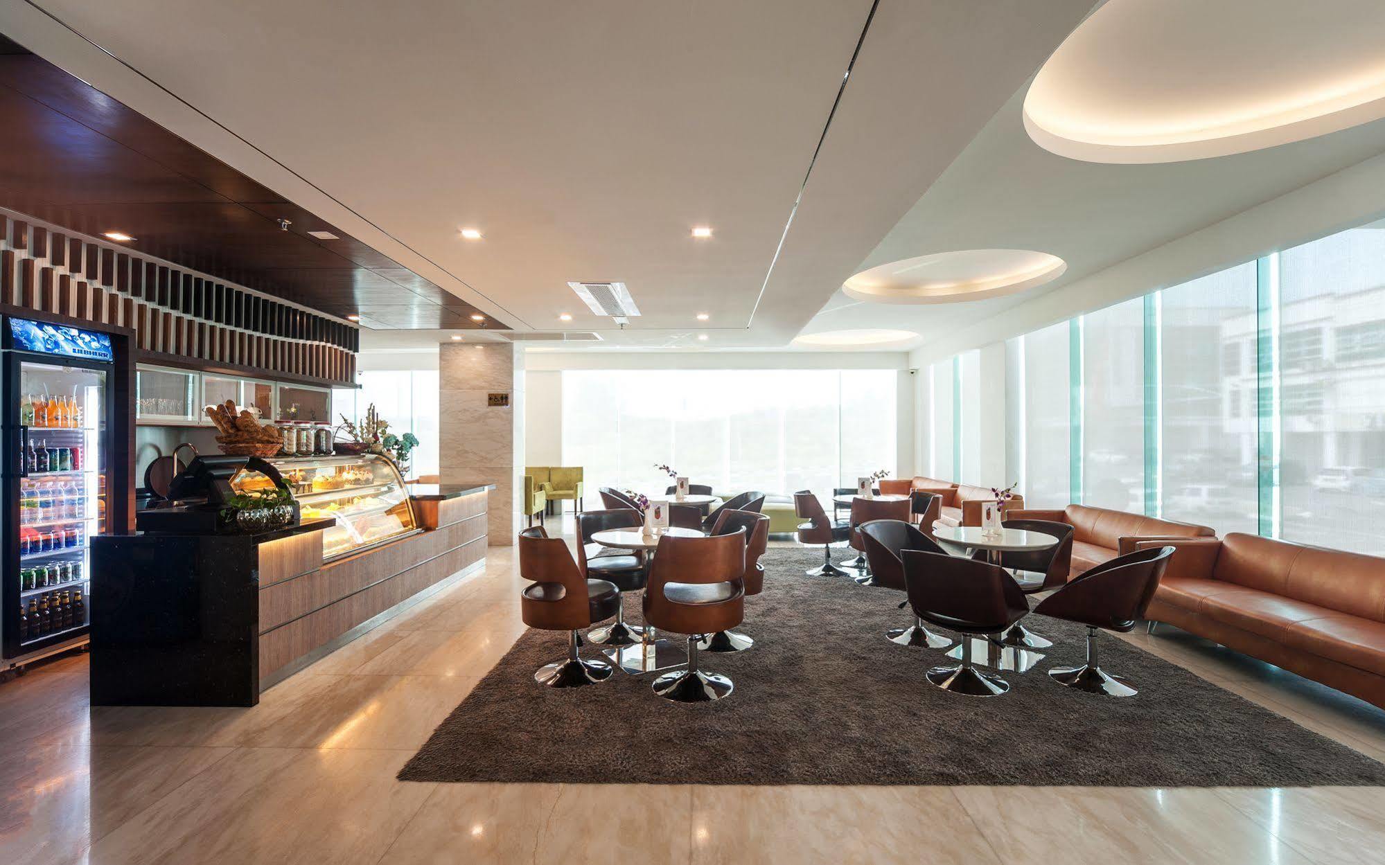 Promenade Hotel Bintulu Eksteriør bilde
